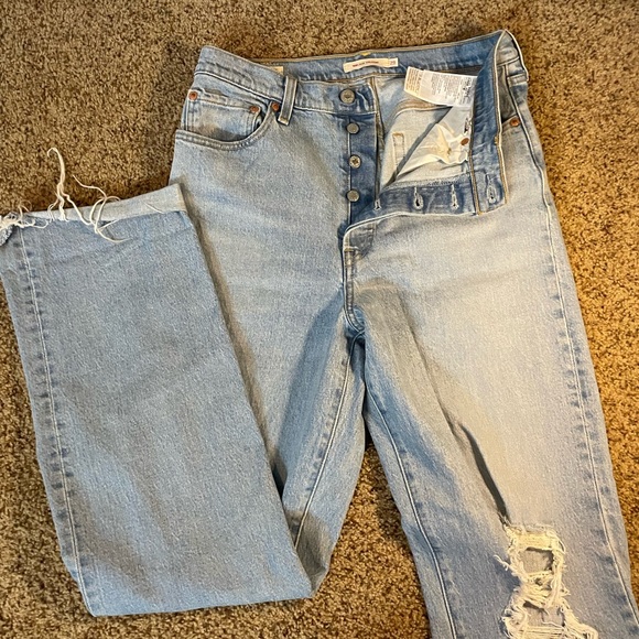 Levi’s Ribcage Straight - Picture 3 of 5